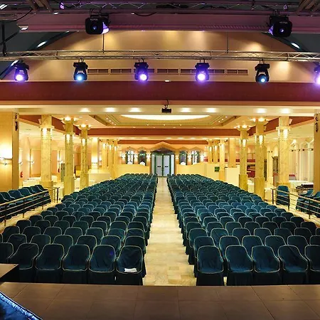 Hotel Cerezos 3*