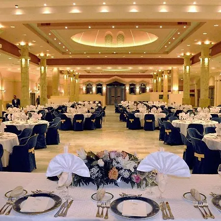 Cerezos Hotel