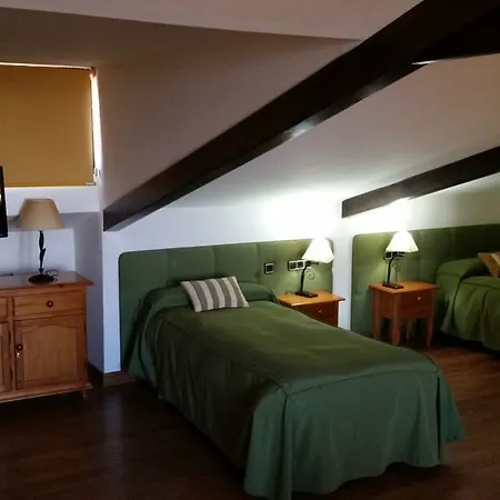 Hotel Cerezos 3*