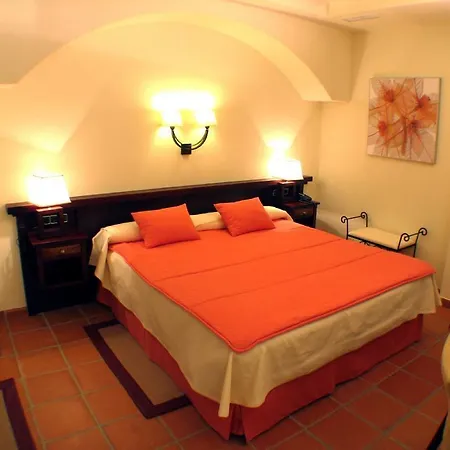 Hotel Cerezos 3*